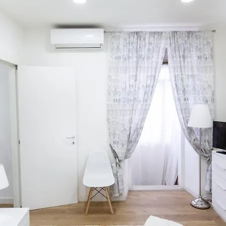 Contrasto Apartment *