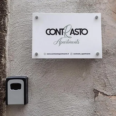 Contrasto
